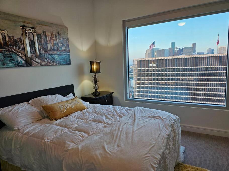 Luxury Highrise In Midtown - Skyline Views And Chic Decor Apartment Houston Luaran gambar