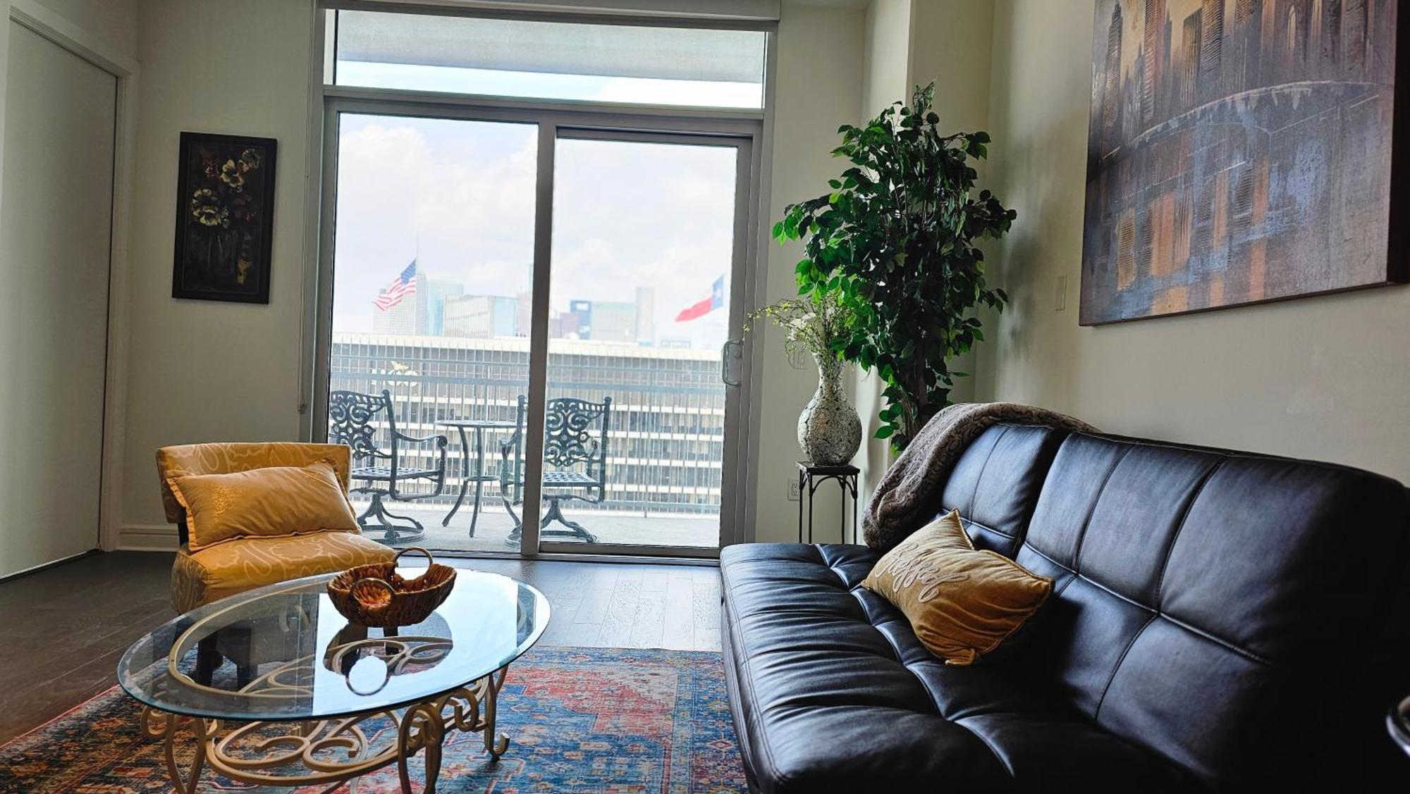 Luxury Highrise In Midtown - Skyline Views And Chic Decor Apartment Houston Luaran gambar